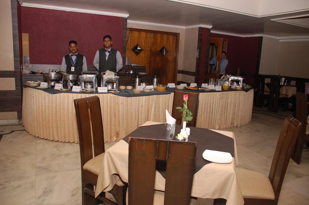 Hotel Royale Midtown Bhubaneswar Exterior photo